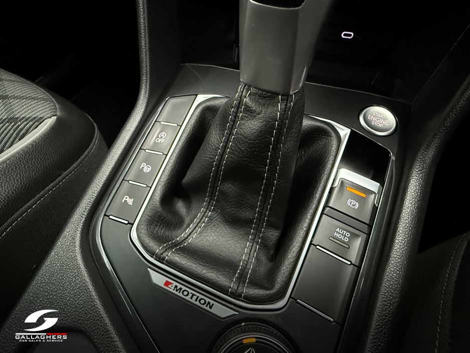 2020 Volkswagen Tiguan - image 25