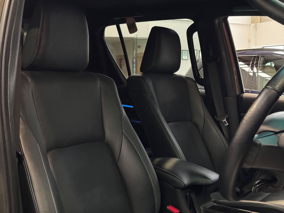 2023 Toyota Hilux - image 10