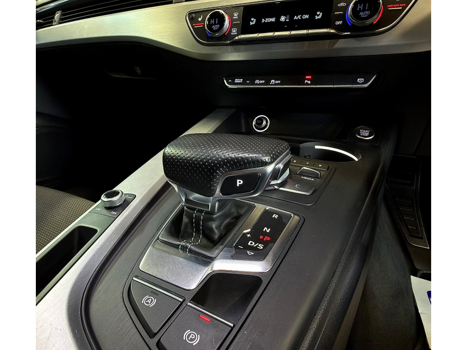 2016 Audi A4 - image 40