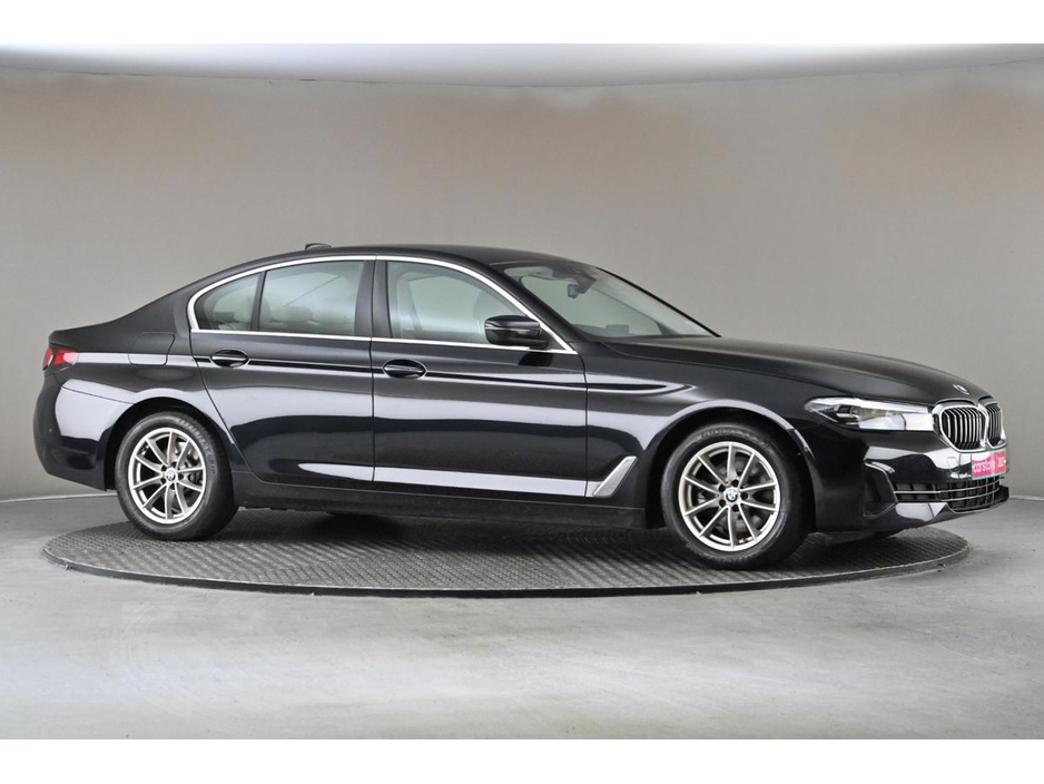 2021 BMW 5 Series - image 12