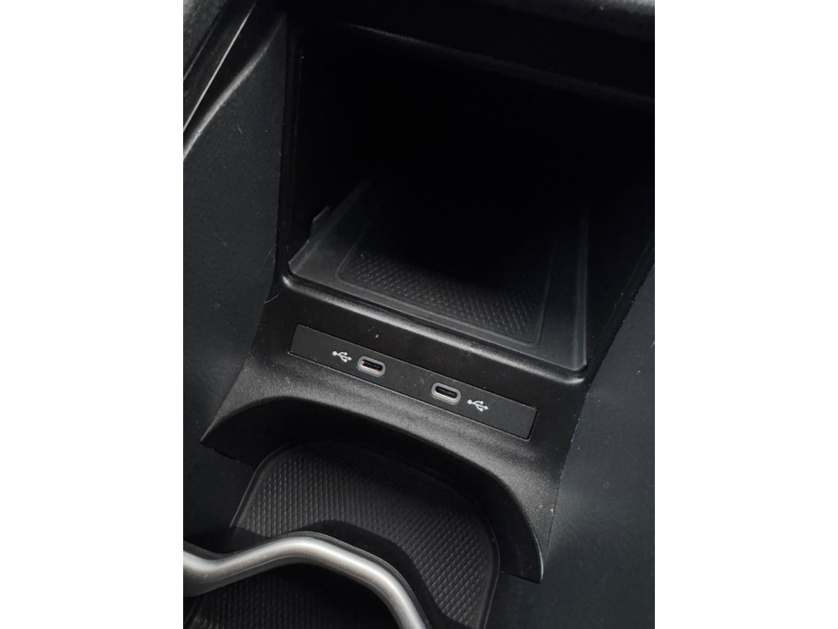 2023 Volkswagen ID.4 PRO 128 KW LIFE DX 77KWH 174BHP 5 €25,800