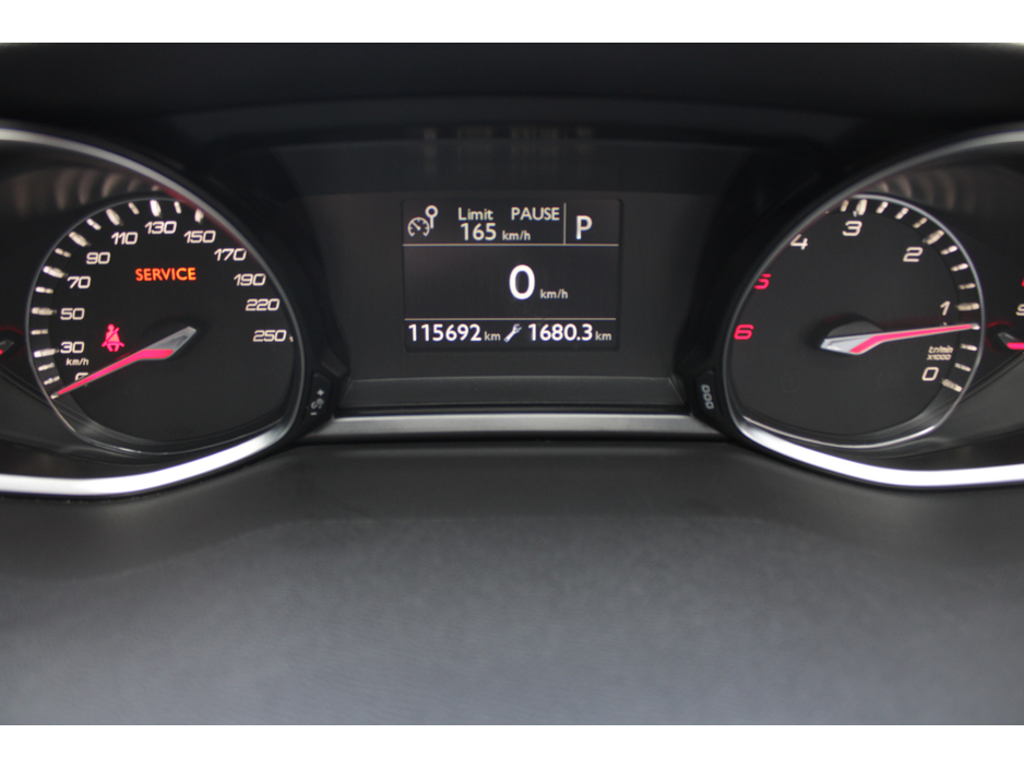 2017 Peugeot 308 - image 12