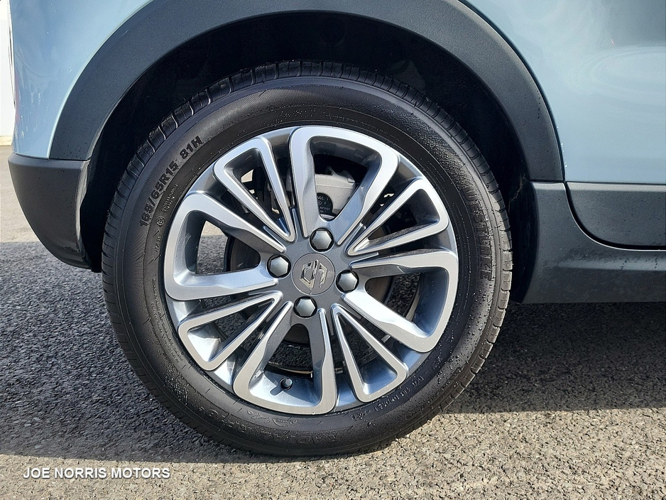 2025 Leapmotor T03 - image 5