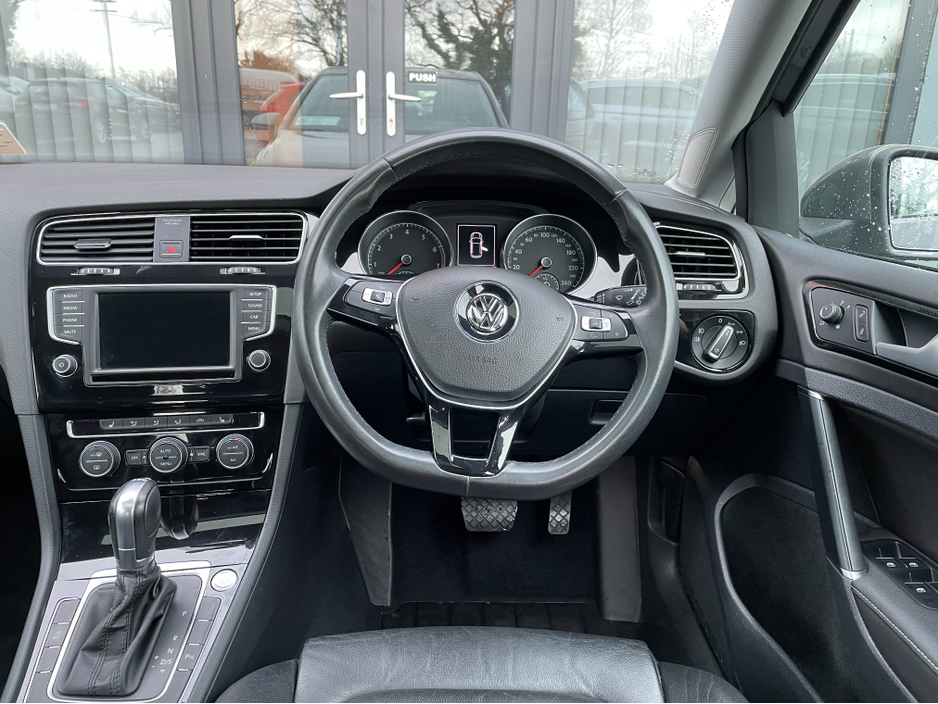 2017 Volkswagen Golf - image 10
