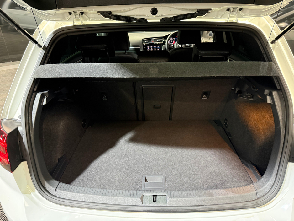 2018 Volkswagen Golf - image 25