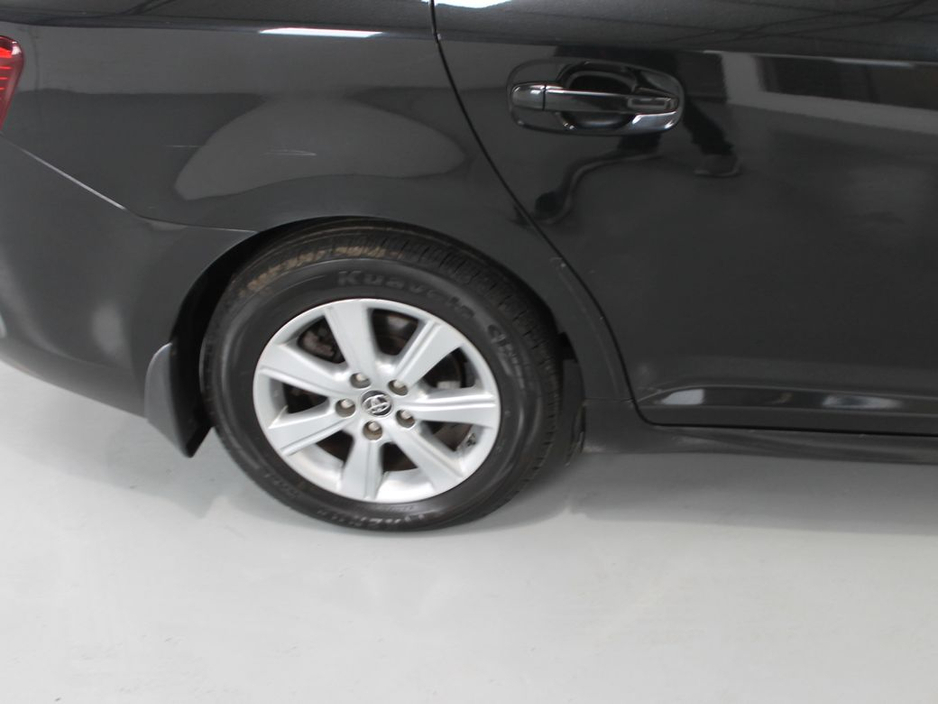 2016 Toyota Avensis - image 28