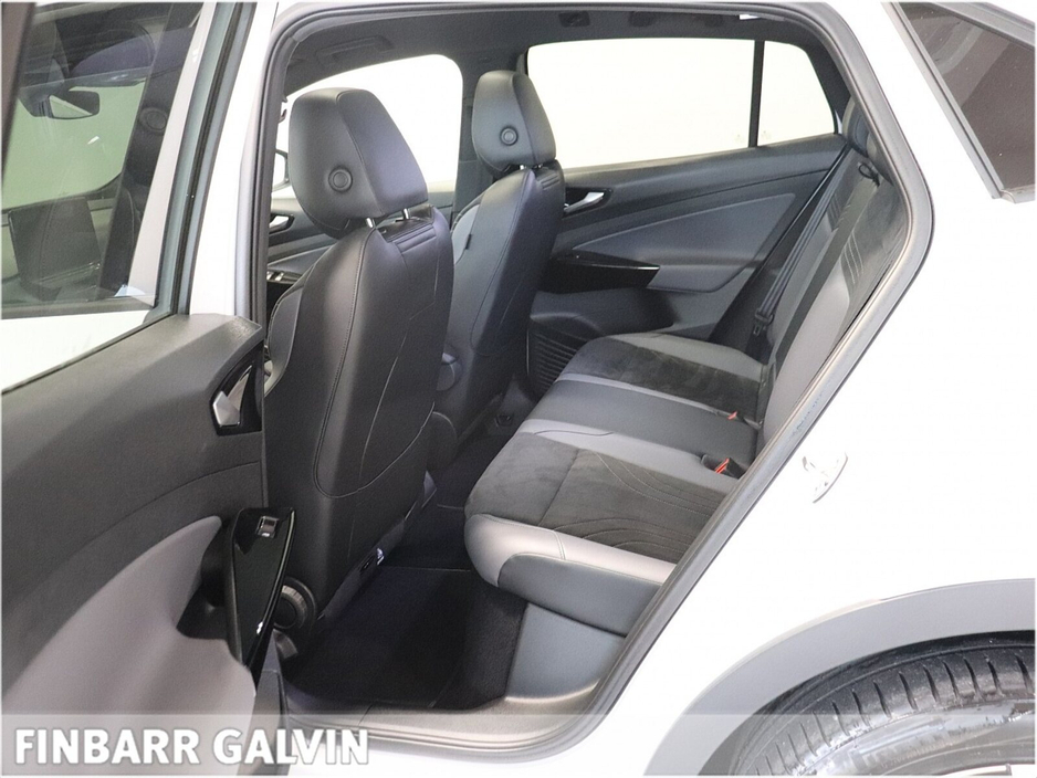 2023 Volkswagen ID.5 - image 11