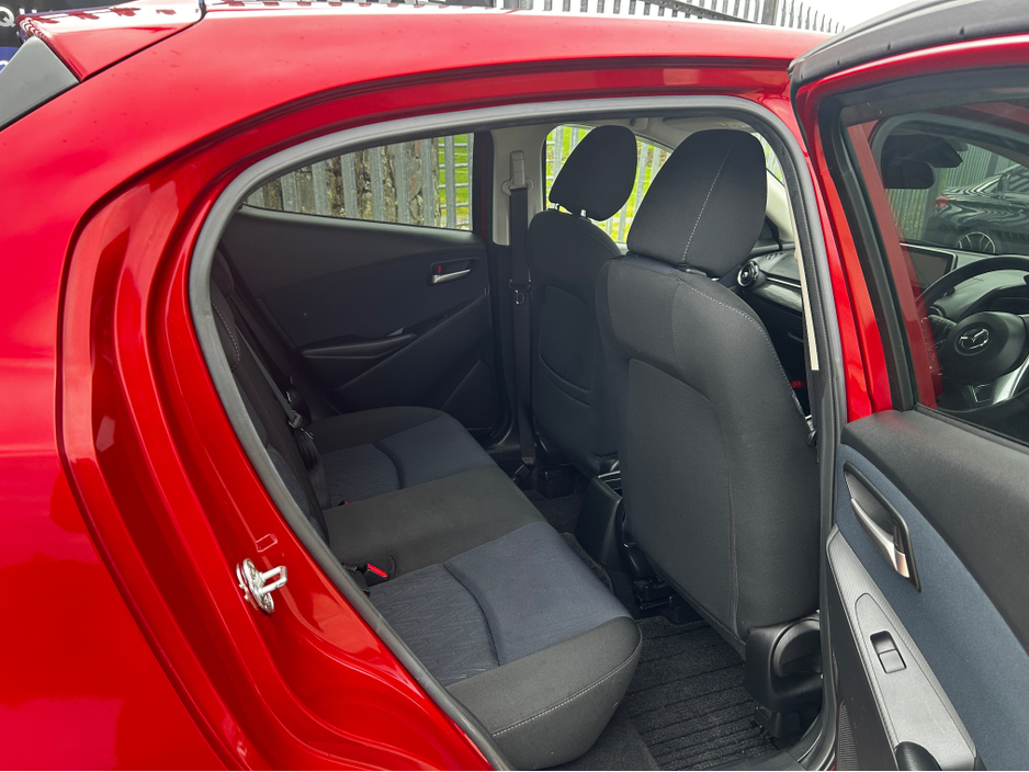 2014 Mazda Demio - image 11