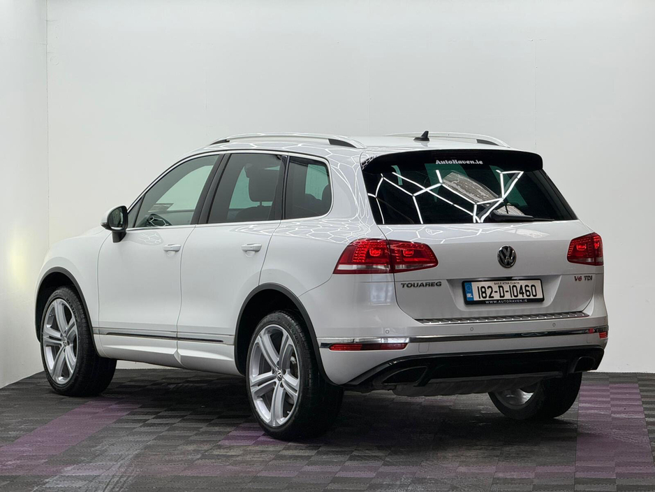 2018 Volkswagen Touareg - image 6