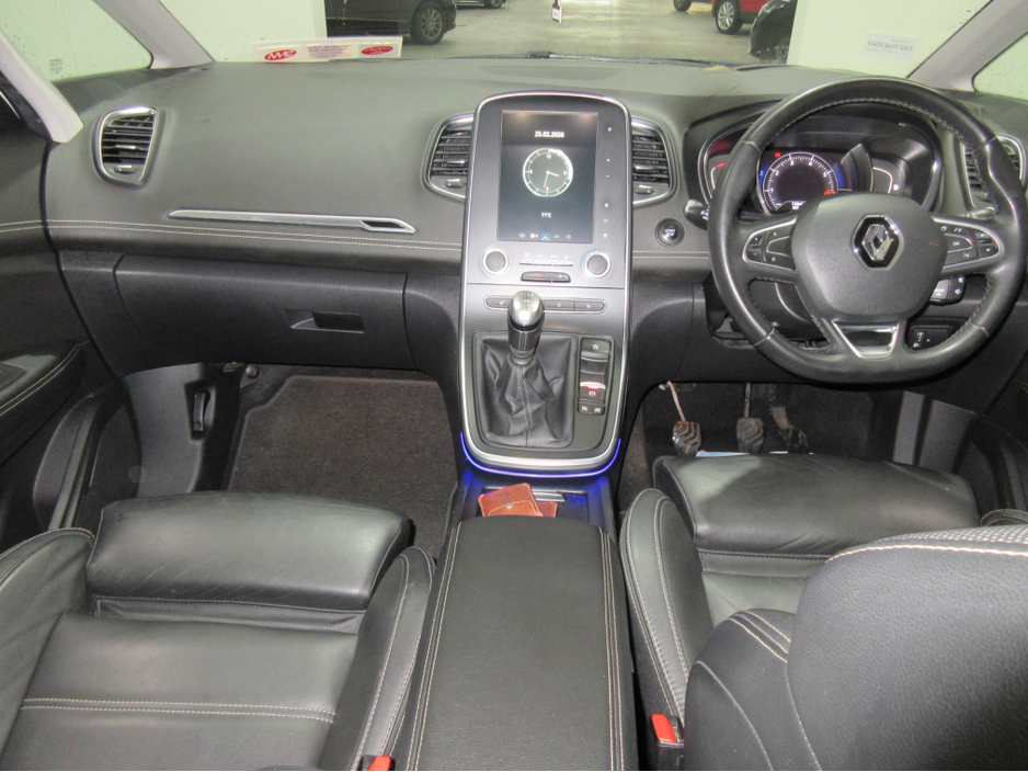 2020 Renault Grand Scenic - image 11
