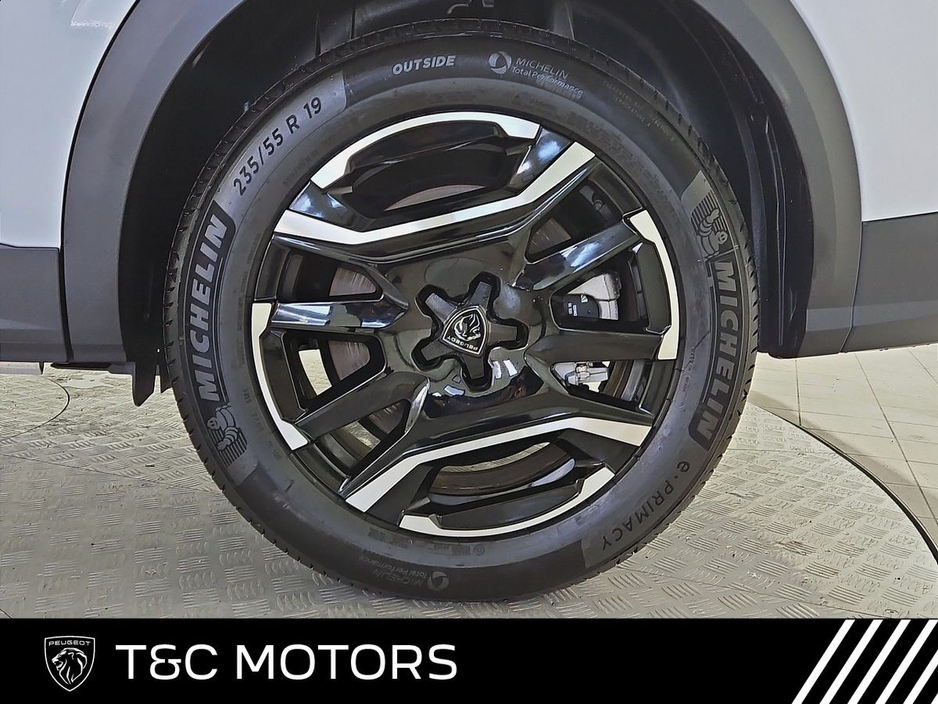 2026 Peugeot 5008 - image 14