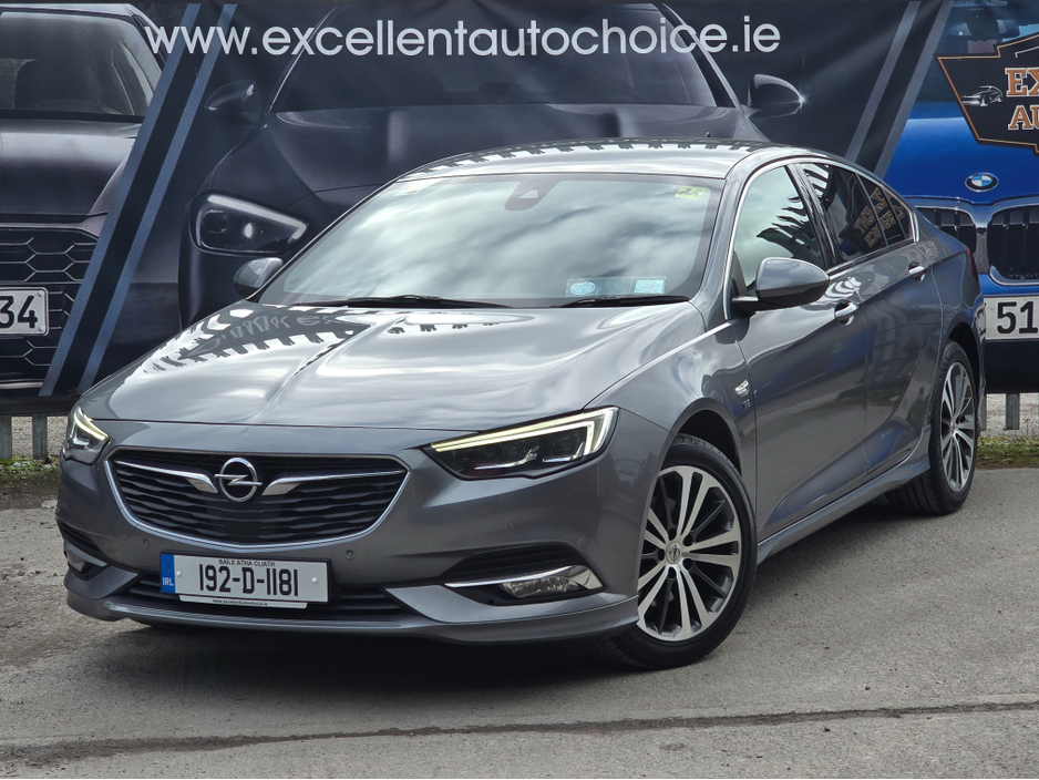 2019 Opel Insignia - image 3