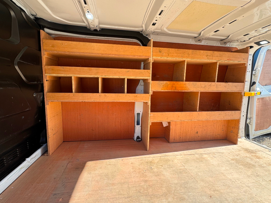 2022 Ford Transit Custom - image 13