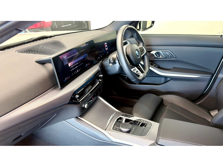 2025 BMW 3 Series - image 12