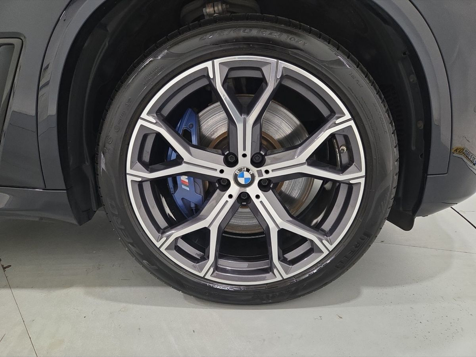2021 BMW X5 - image 14