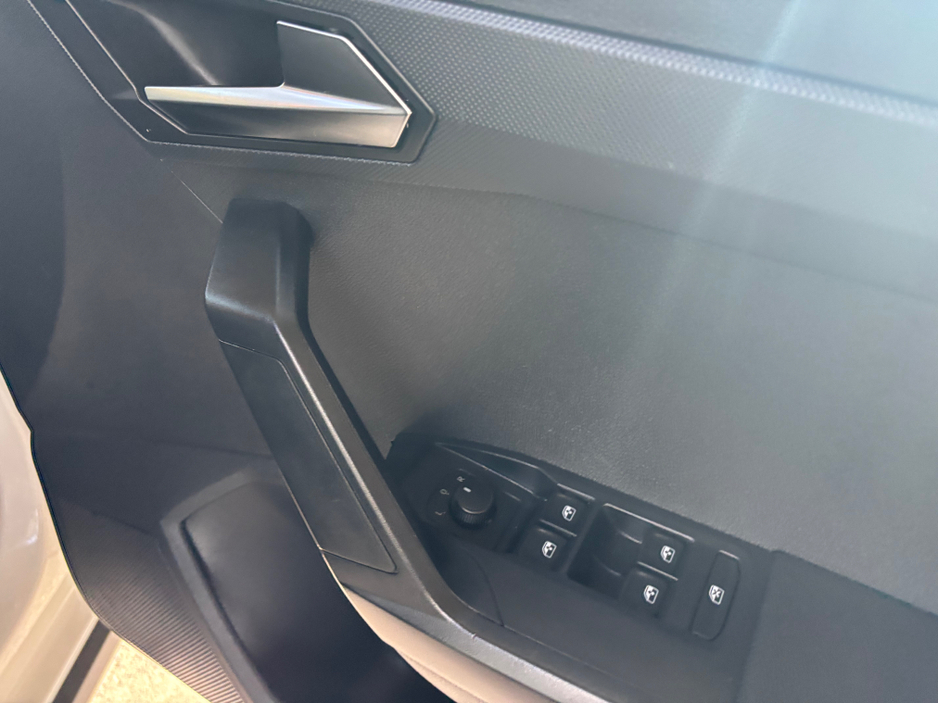 2023 SEAT Arona - image 16