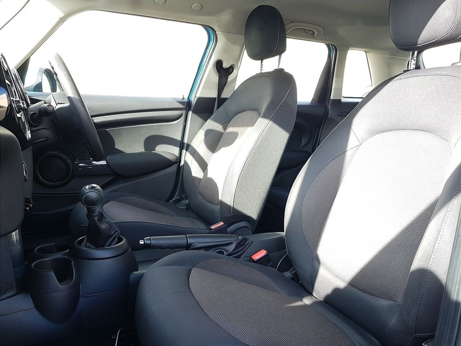 2017 MINI Hatch D €12,995