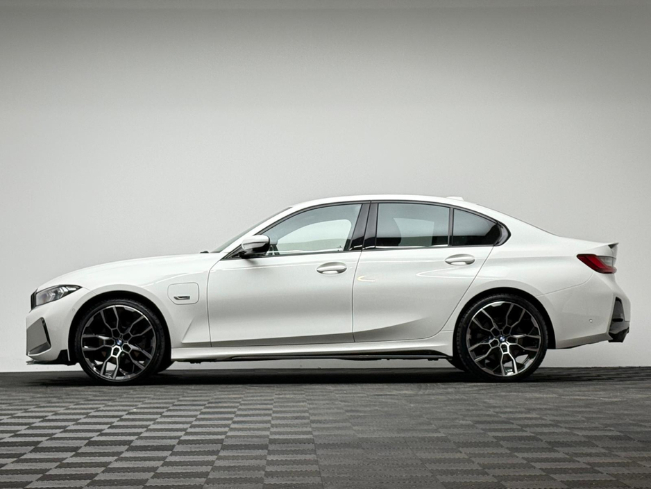 2023 BMW 3 Series 330E M SPORT €41,990
