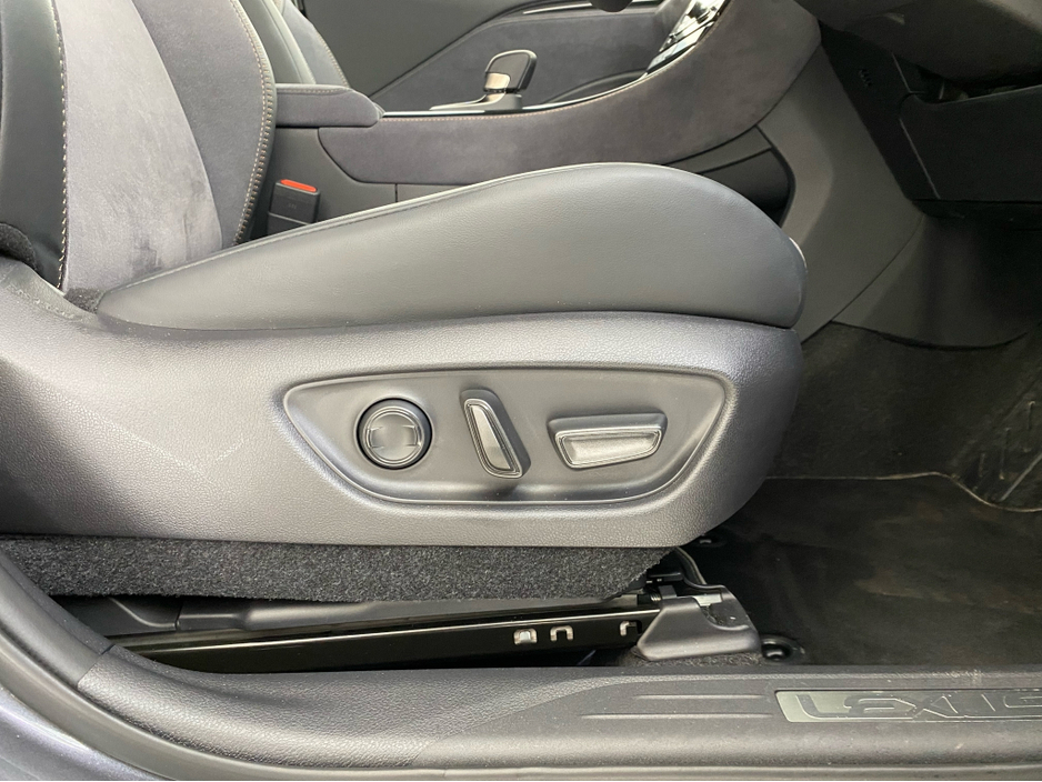 2025 Lexus LBX - image 19