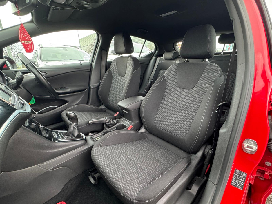 2016 Vauxhall Astra - image 16