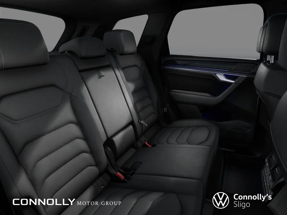 2026 Volkswagen Touareg R 3.0 TSI PHEV 462HP €114,665