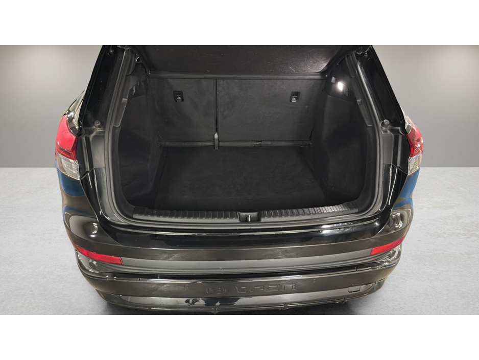 2022 Audi e-tron - image 5