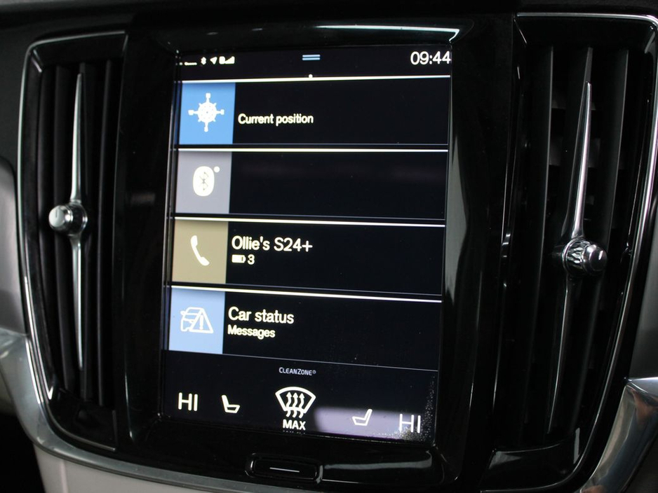2020 Volvo V90 - image 19