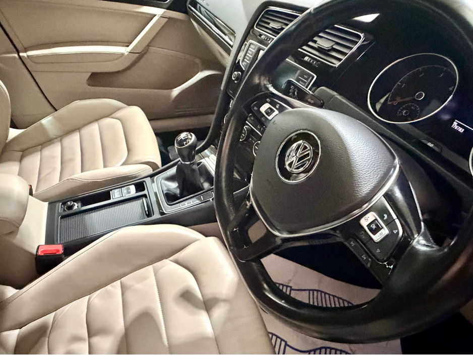 2017 Volkswagen Golf - image 9