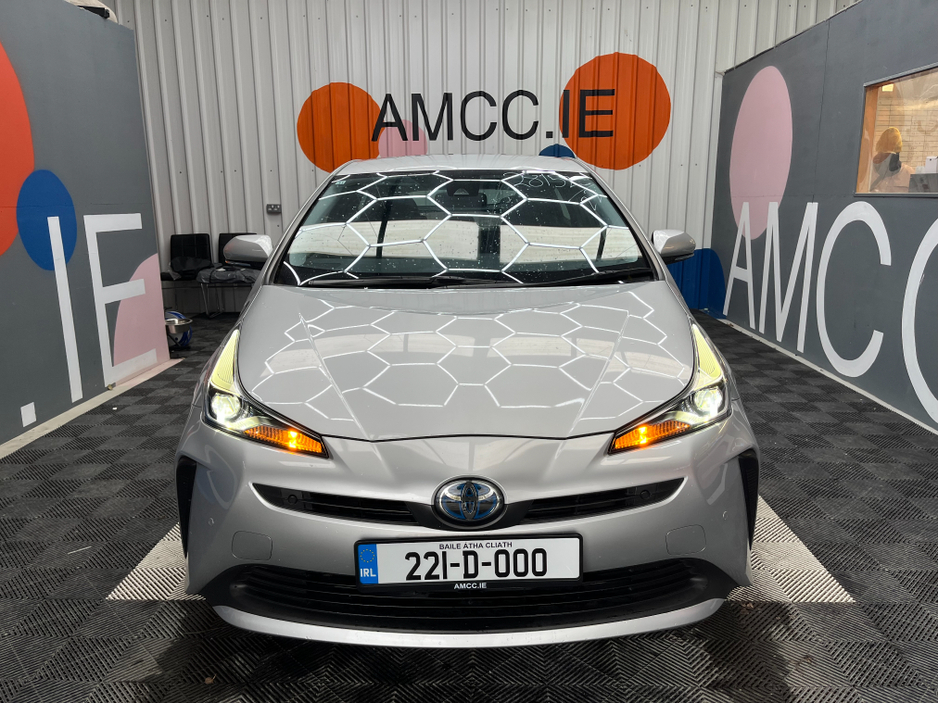 2022 Toyota Prius - image 6