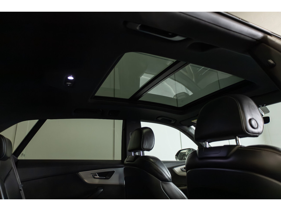 2019 Audi Q8 - image 14