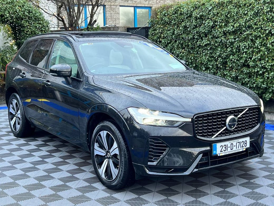 2023 Volvo XC60 T6 PLUS DARK AWD 2.0 * HUGE SPEC * // OPENING PAN ROOF // 360 PARKING CAMERAS // APPLE CARPLAY/ANDROID AUTO €38,900