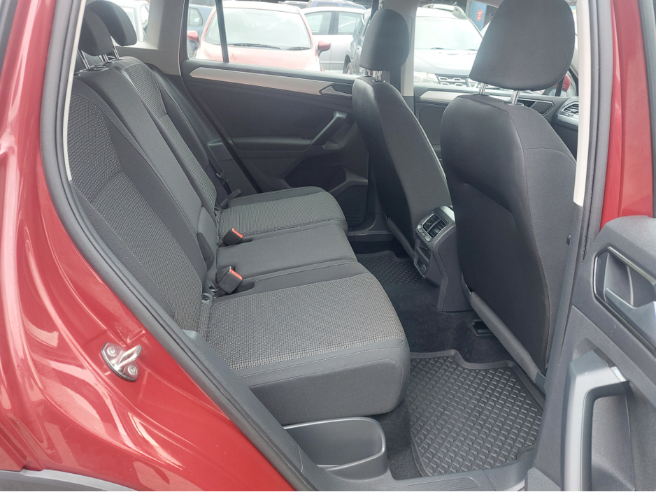 2018 Volkswagen Tiguan - image 5