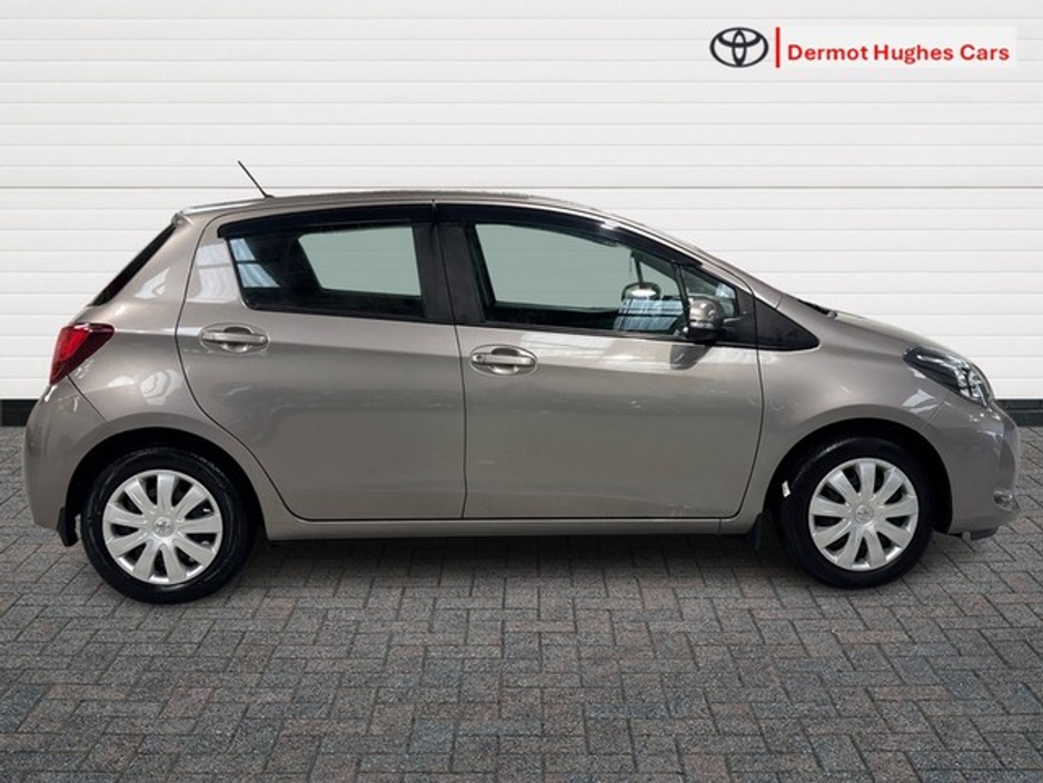 2015 Toyota Yaris 1.0 5DR LUNA MC €8,995