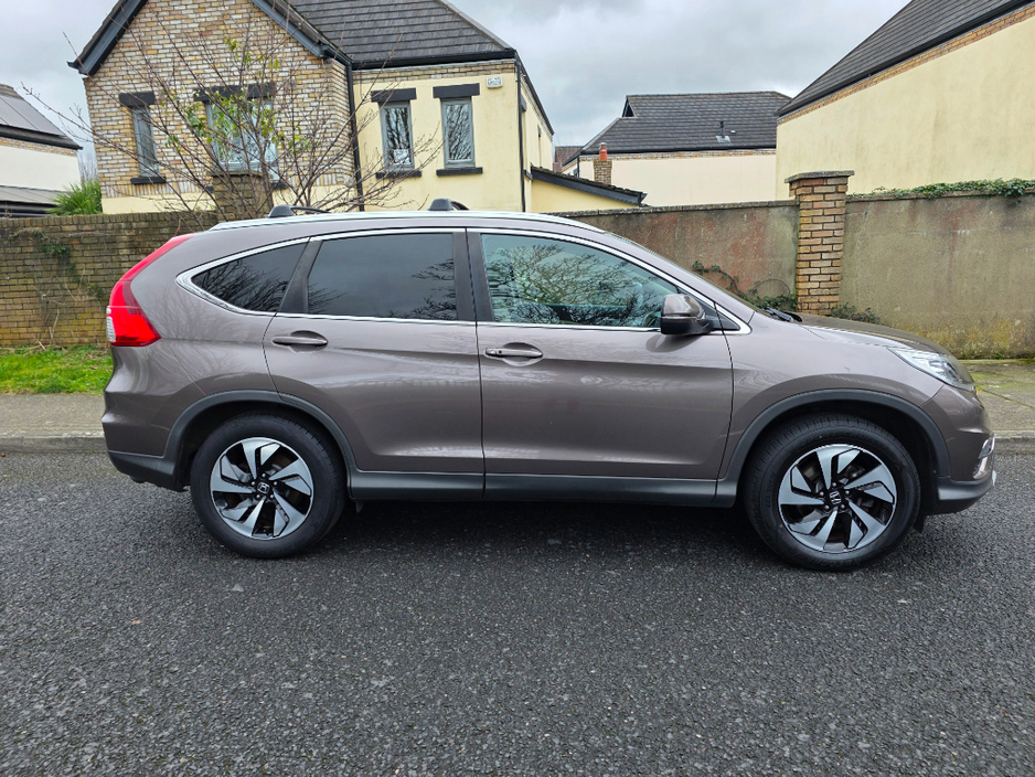 2016 Honda CR-V - image 2