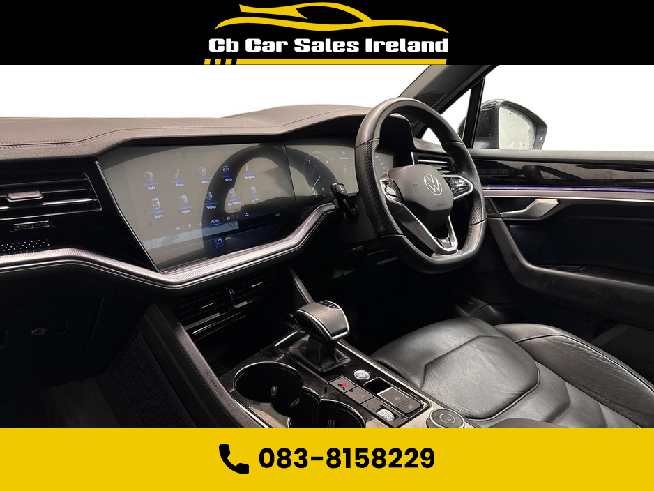 2023 Volkswagen Touareg - image 5