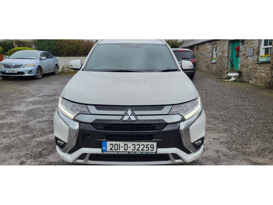 2020 Mitsubishi Outlander 2.4 DYNAMICS PHEV 221 €22,750