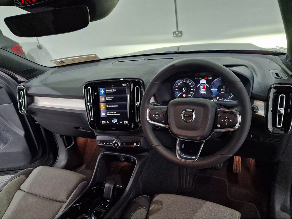 2022 Volvo XC40 T4 PLUS DARK RECHARGE AUTOMATIC **ONE OWNER / APPLE CARPLAY / BLIND SPOT ASSIST / ELECTRIC BOOTLID / HEATED FRONT & REAR SEATS / HEATED STEERING WHEEL / REVERSE CAMERA / WIRELESS PHONE CHARGING** €34,900