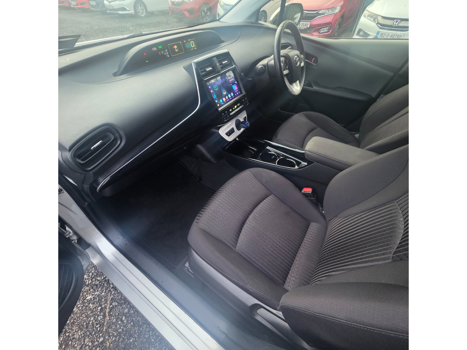 2018 Toyota Prius - image 18