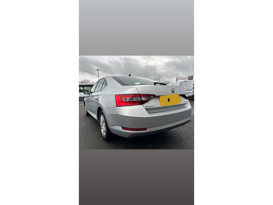 2019 Skoda Superb Manual 5 door hatchback 2.0l diesel engine €8,750