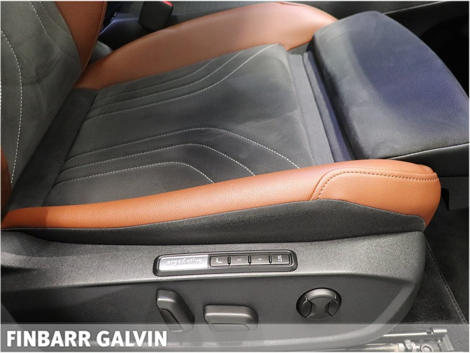 2023 Volkswagen ID.4 - image 19