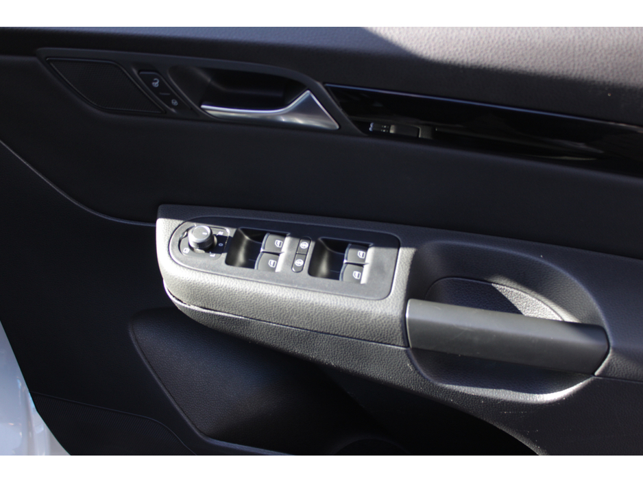 2019 Volkswagen Sharan - image 10