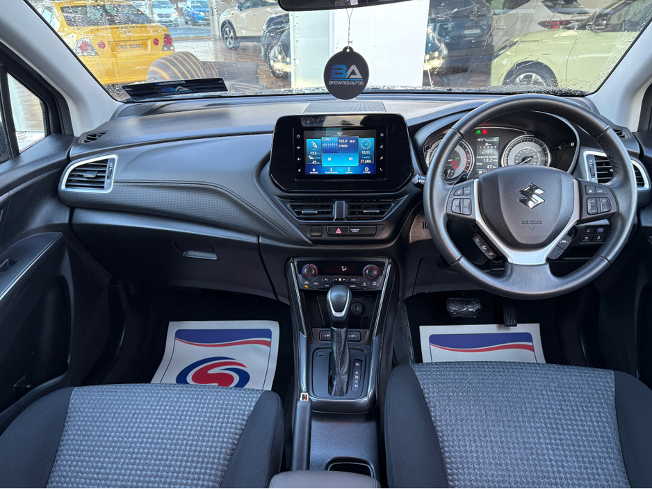 2024 Suzuki SX4 S-Cross 1.5 MOTION HEV 115PS 5 €29,999