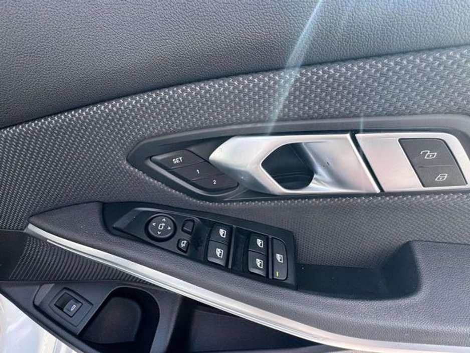 2020 BMW 3 Series - image 11