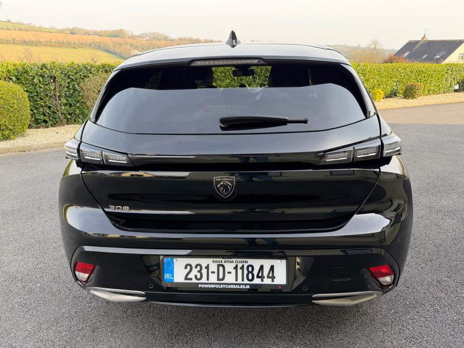 2023 Peugeot 308 - image 9