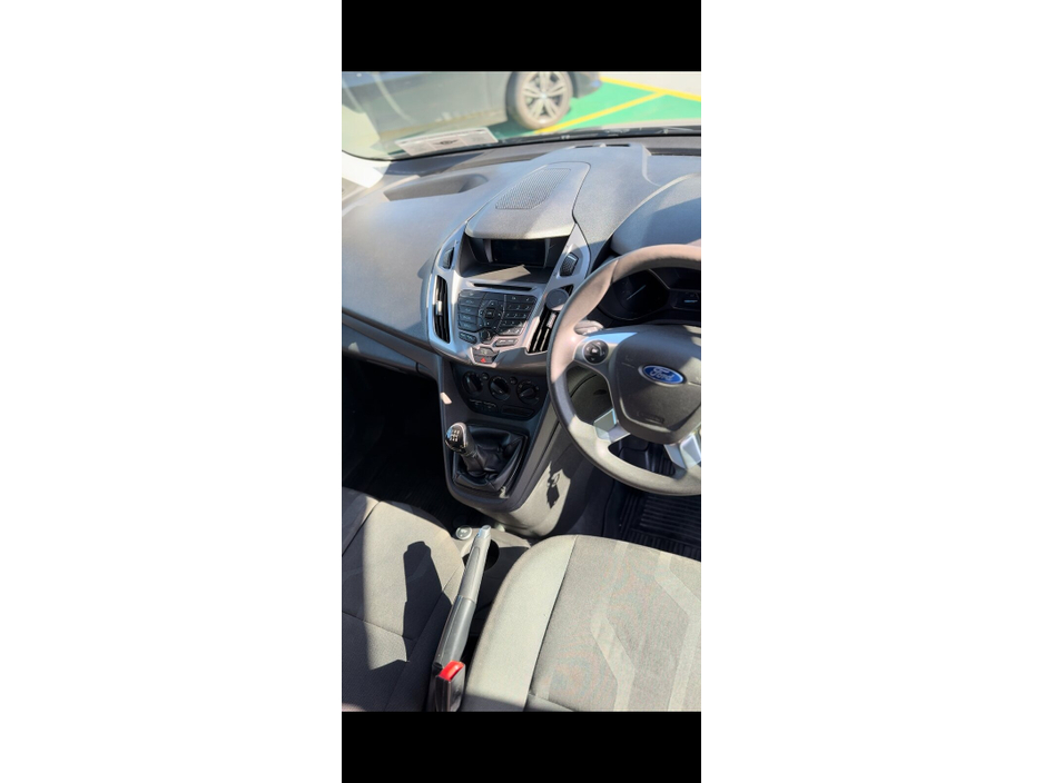 2018 Ford Transit - image 9