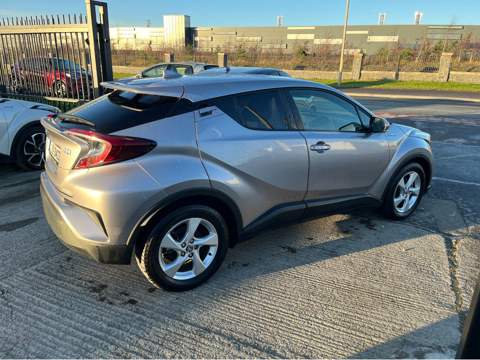 2018 Toyota C-HR 1.8 HYBRID AUTO VERY LOW KMS €19,450