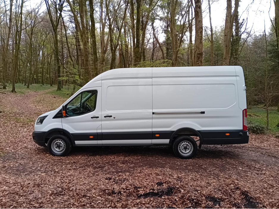 2019 Ford Transit - image 4