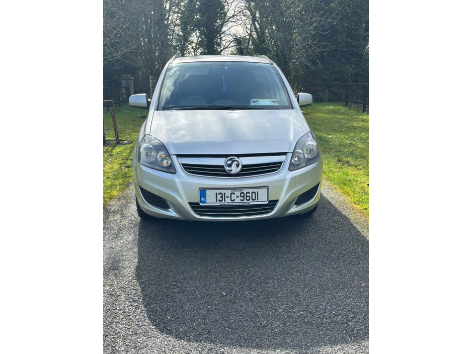 2013 Vauxhall Zafira - image 3