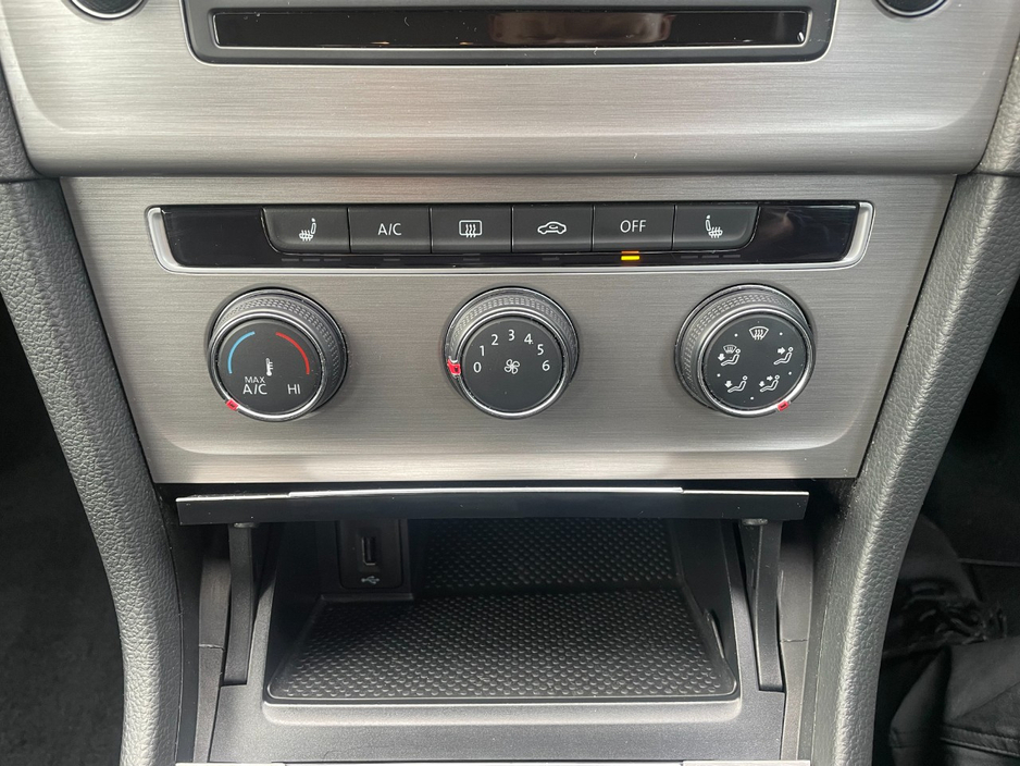 2016 Volkswagen Golf - image 14