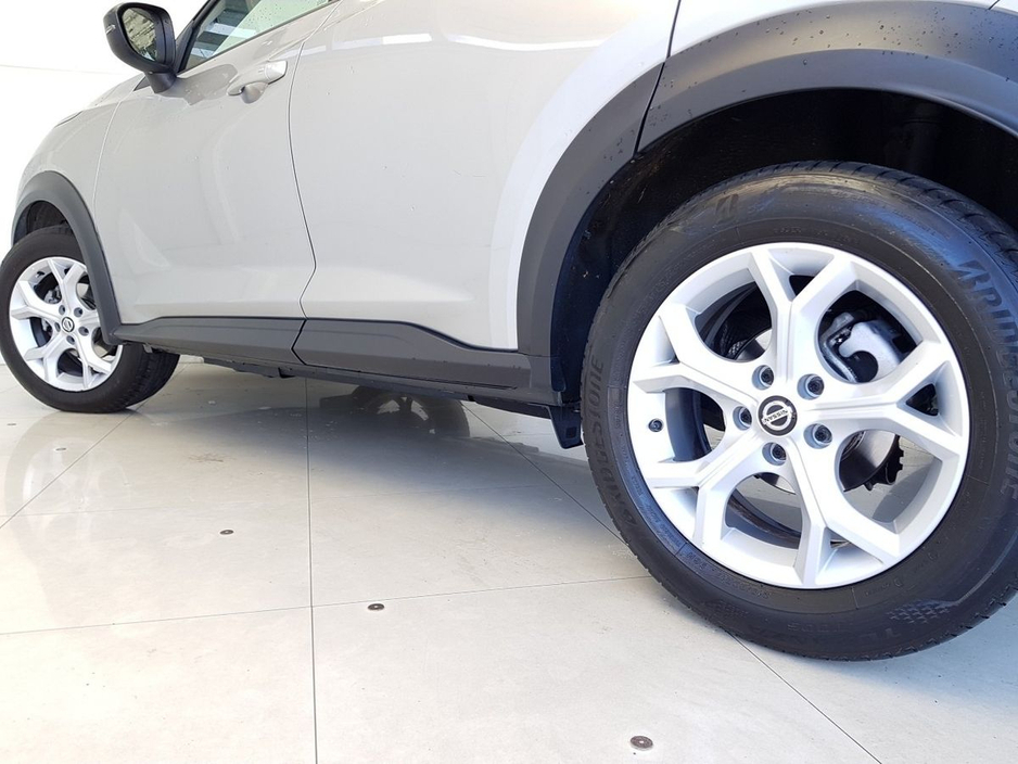 2022 Nissan Juke - image 9